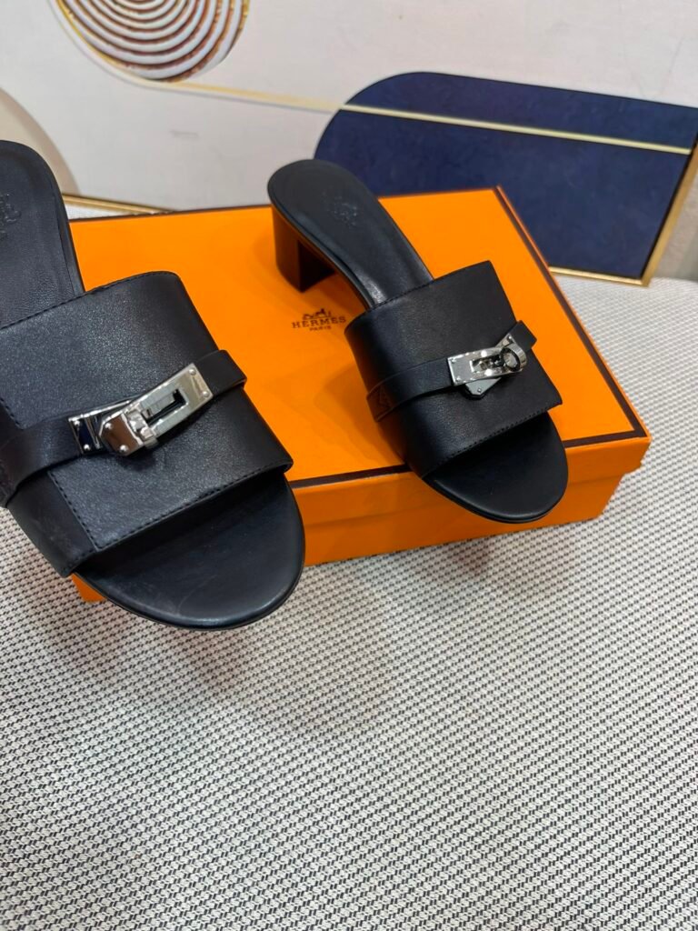 Hermès Unisex Slides detail 6
