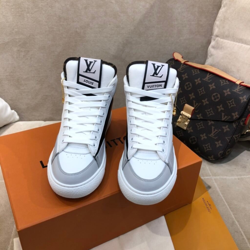 Louis Vuitton Unisex High-Top Sneakers detail 6