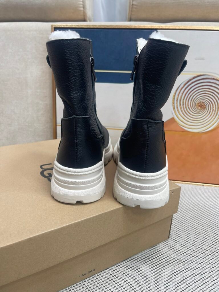 UGG Women's Snow Boots detail 7