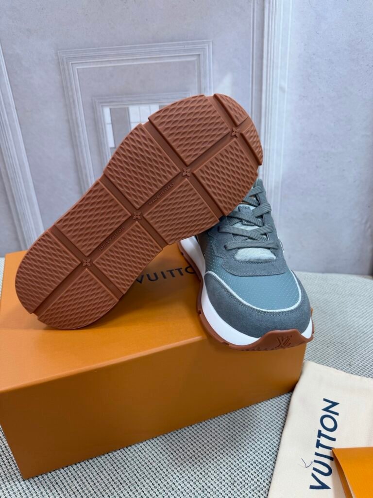 Louis Vuitton Blue-Grey Panelled Sneakers detail image 7