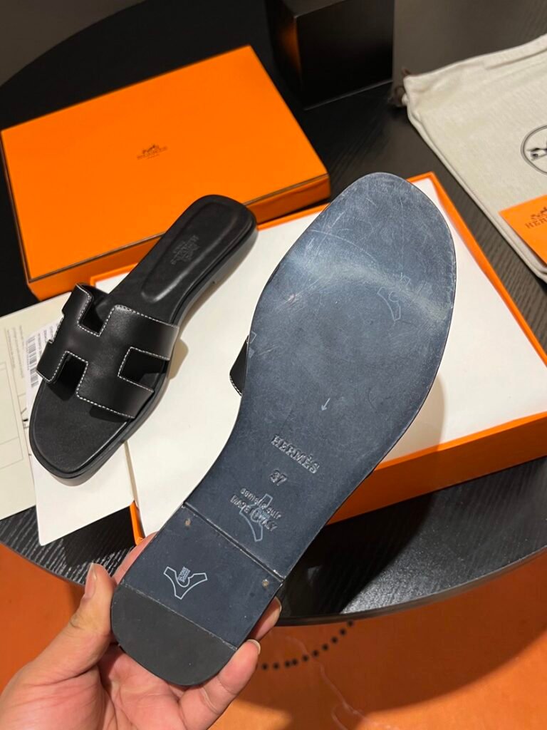 Hermès Unisex Slides detail 7