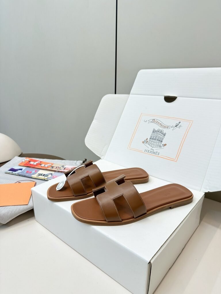 Hermès Unisex Slides detail 7