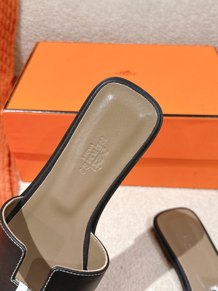 Hermès Unisex Slides detail 7