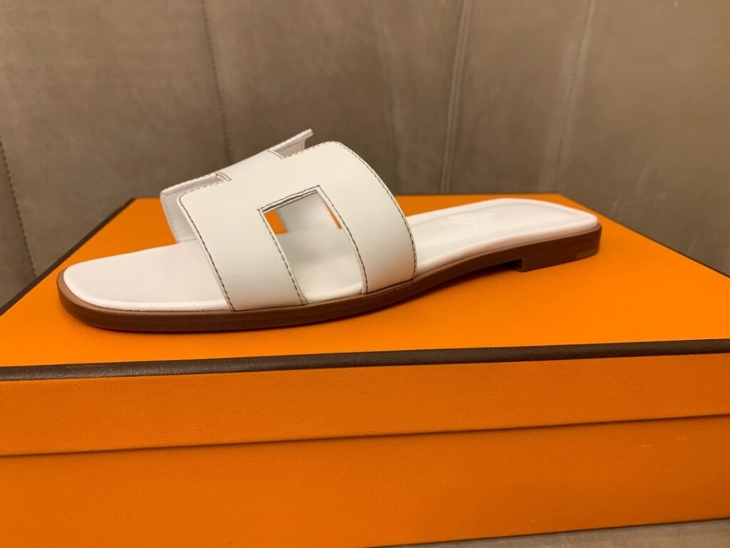 Hermès Unisex Platform Sneakers detail 7