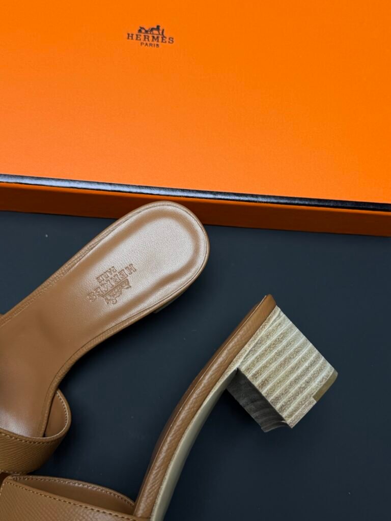 Hermès Women's Sneakers detail 7
