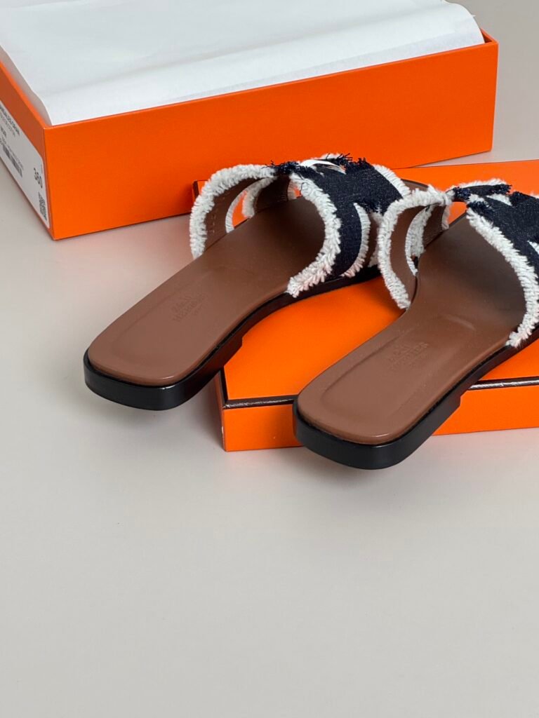 Hermès Women's Sneakers detail 7
