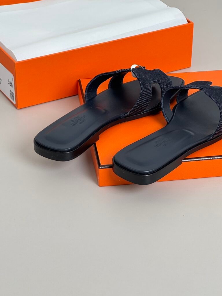 Hermès Women's Sneakers detail 7