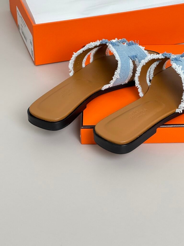 Hermès Women's Sneakers detail 7
