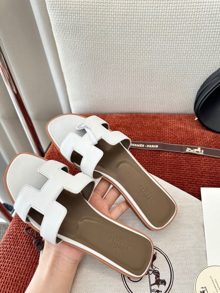 Hermès Unisex Sneakers detail 7