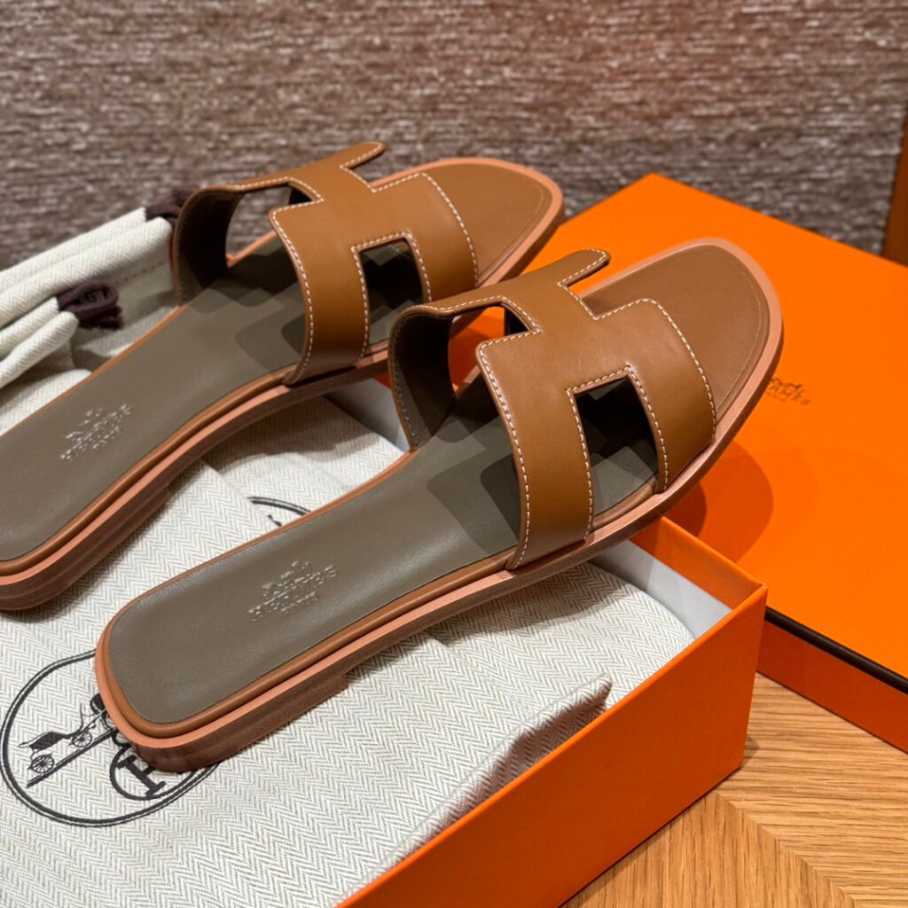 Hermès Unisex Slides detail 7