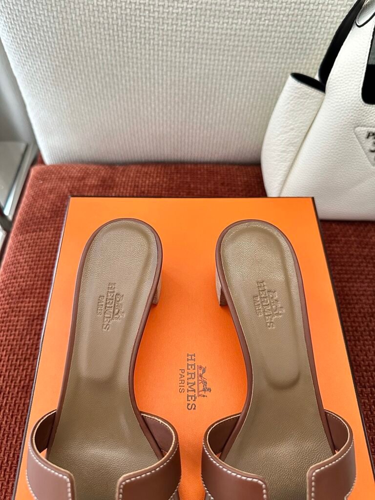 Hermès Unisex Sneakers detail 7