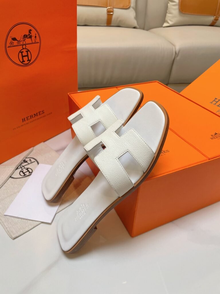 Hermès Unisex Sneakers detail 7