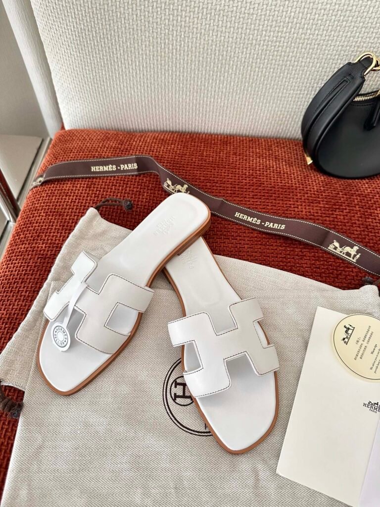 Hermès Unisex Sneakers detail 7