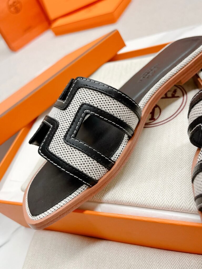 Hermès Unisex Slides detail 7