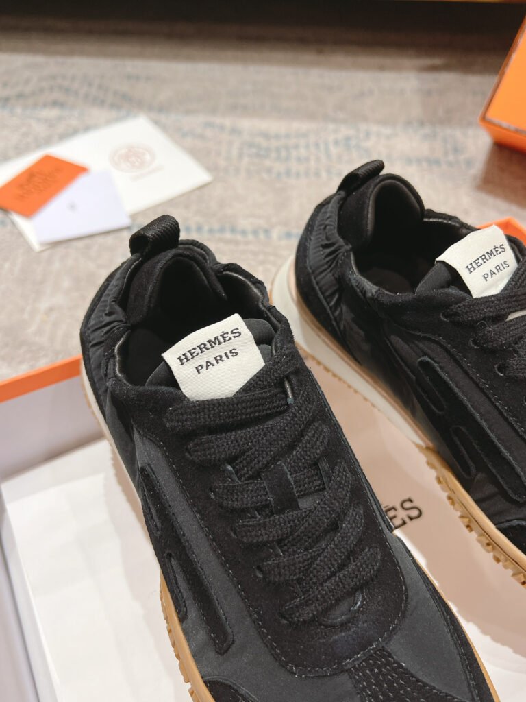 Hermès Unisex Sneakers detail 7