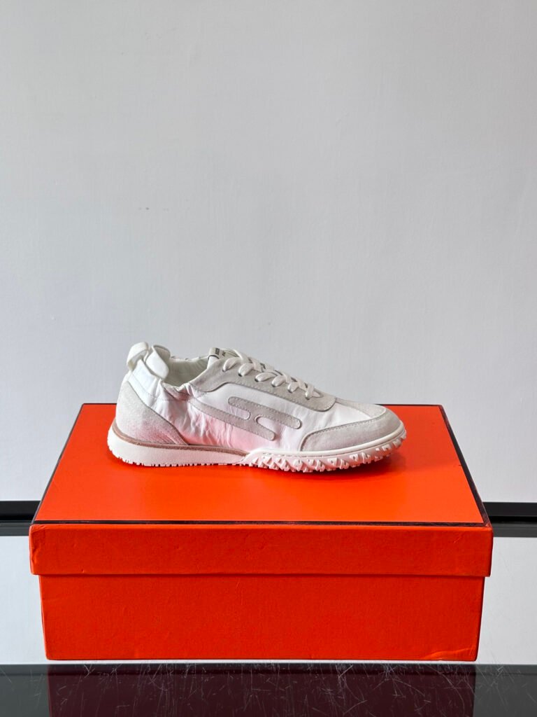 Hermès Unisex White Low-Top Sneakers detail 7