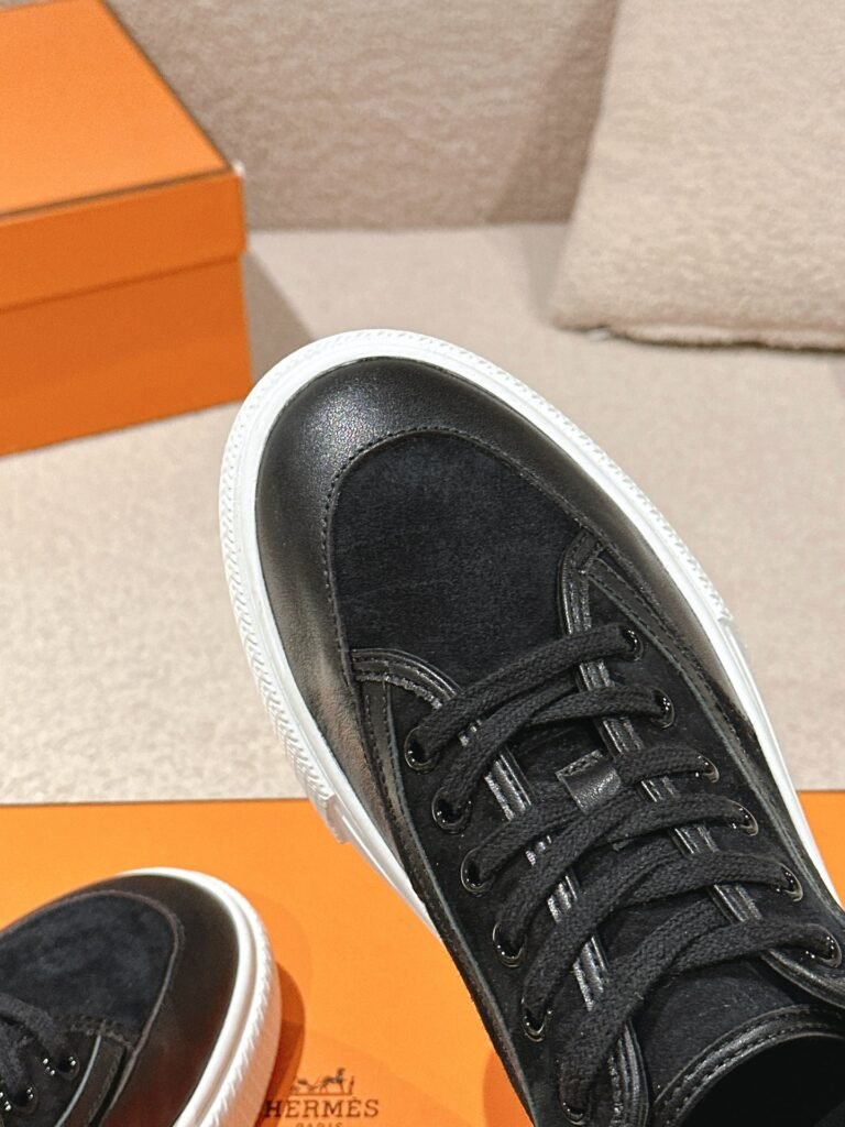 Hermès Unisex White Low-Top Sneakers detail 7