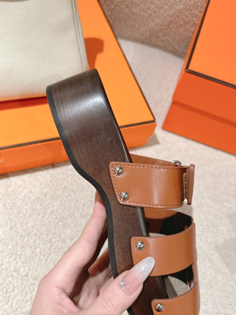 Hermès Unisex Slides detail 7