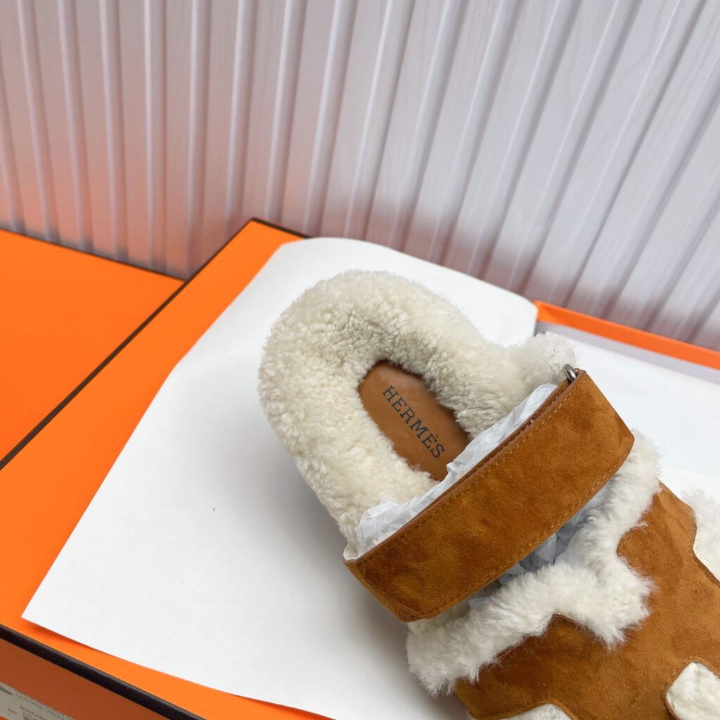 Hermès Unisex Shearling Shoes detail 7