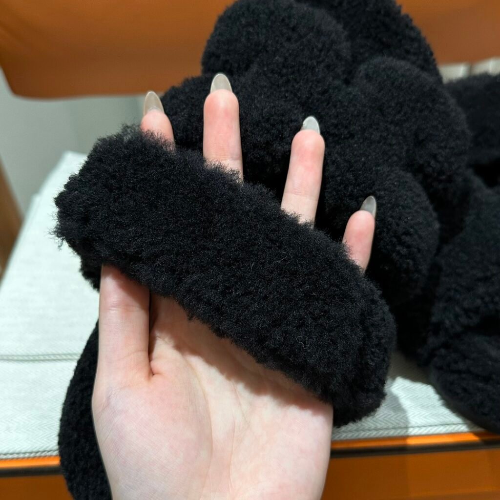 Hermès Unisex Shearling Shoes detail 7