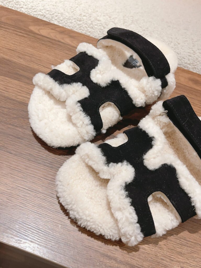 Hermès Unisex Shearling Shoes detail 7