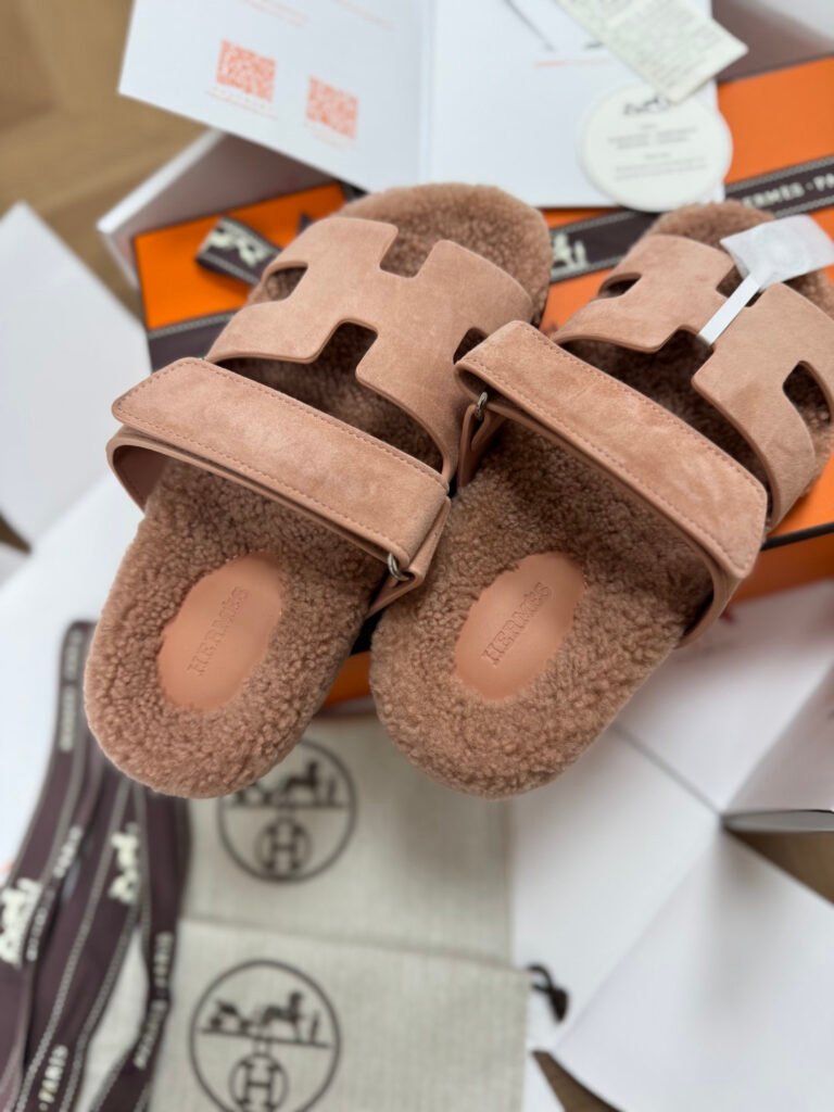 Hermès Unisex Shearling Shoes detail 7