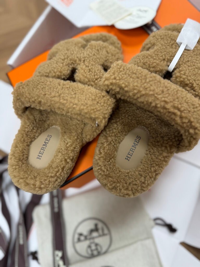 Hermès Unisex Shearling Shoes detail 7