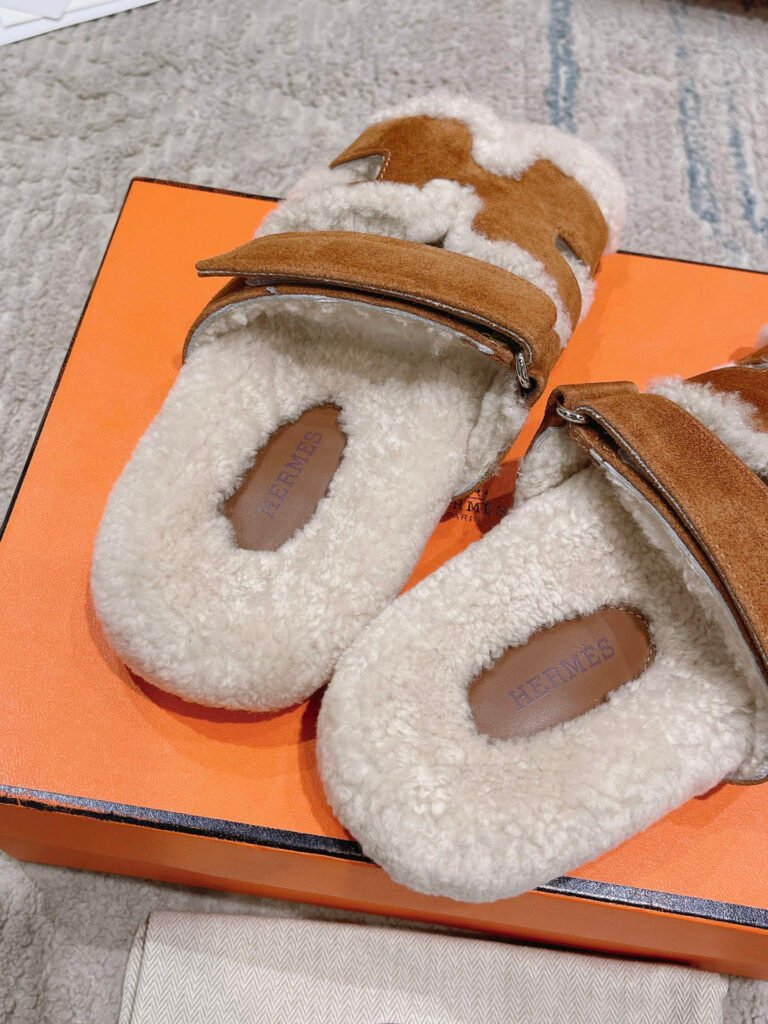 Hermès Unisex Shearling Shoes detail 7
