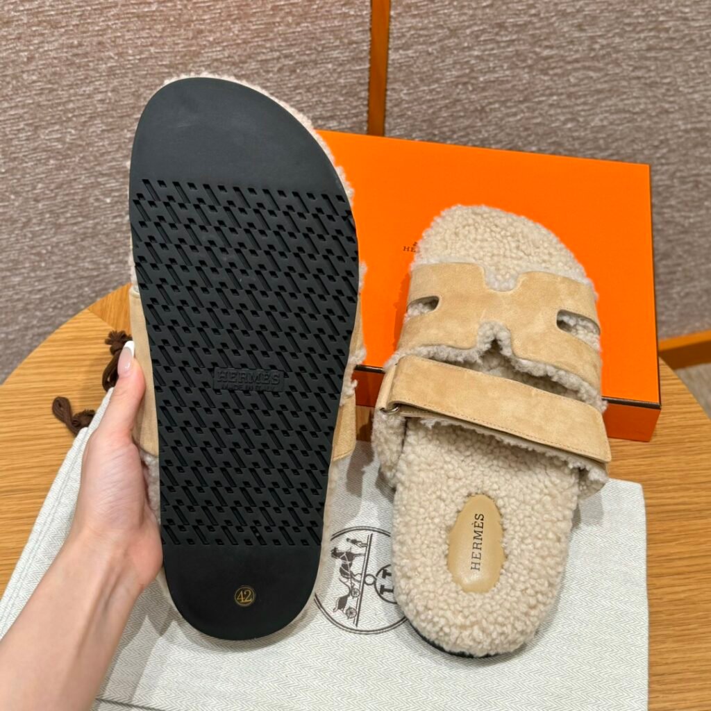 Hermès Unisex Shearling Shoes detail 7