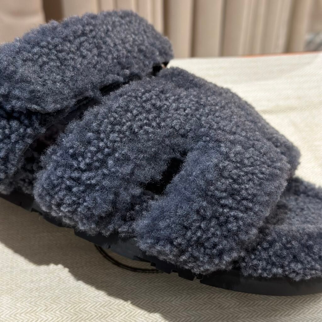 Hermès Unisex Shearling Shoes detail 7