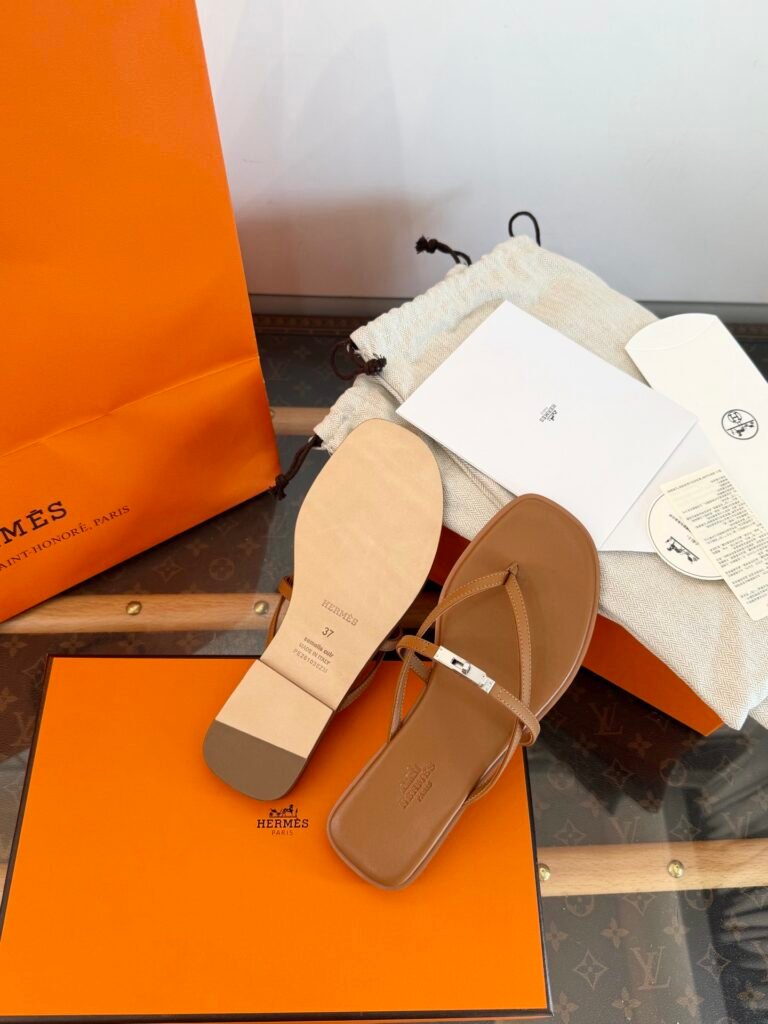Hermès Women's Sneakers detail 7