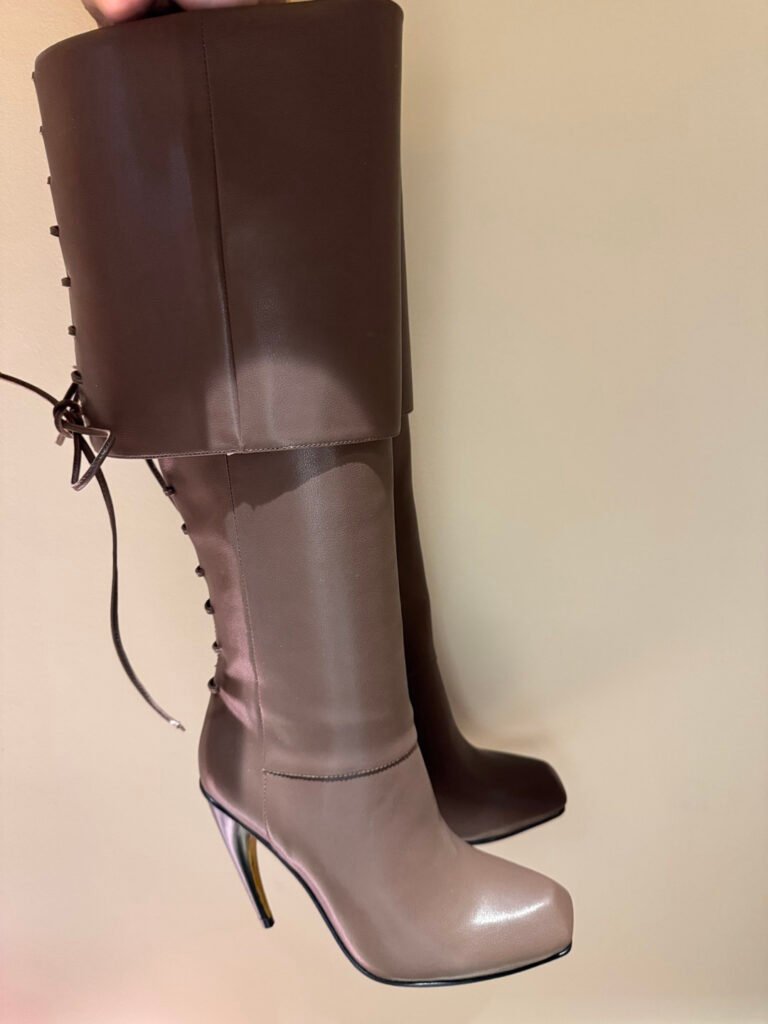 Alexander McQueen Unisex Boots detail image 7