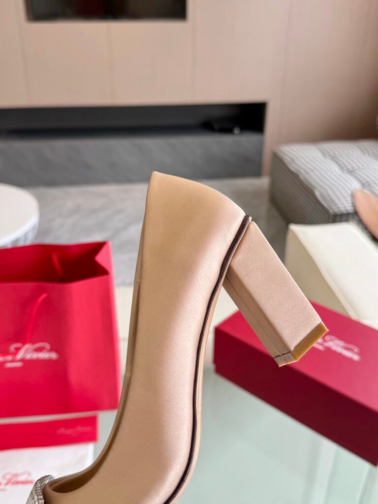 Roger Vivier Women's High-Heel Pumps detail image 7
