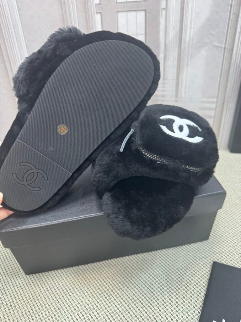 Chanel Unisex Shearling Shoes detail 7