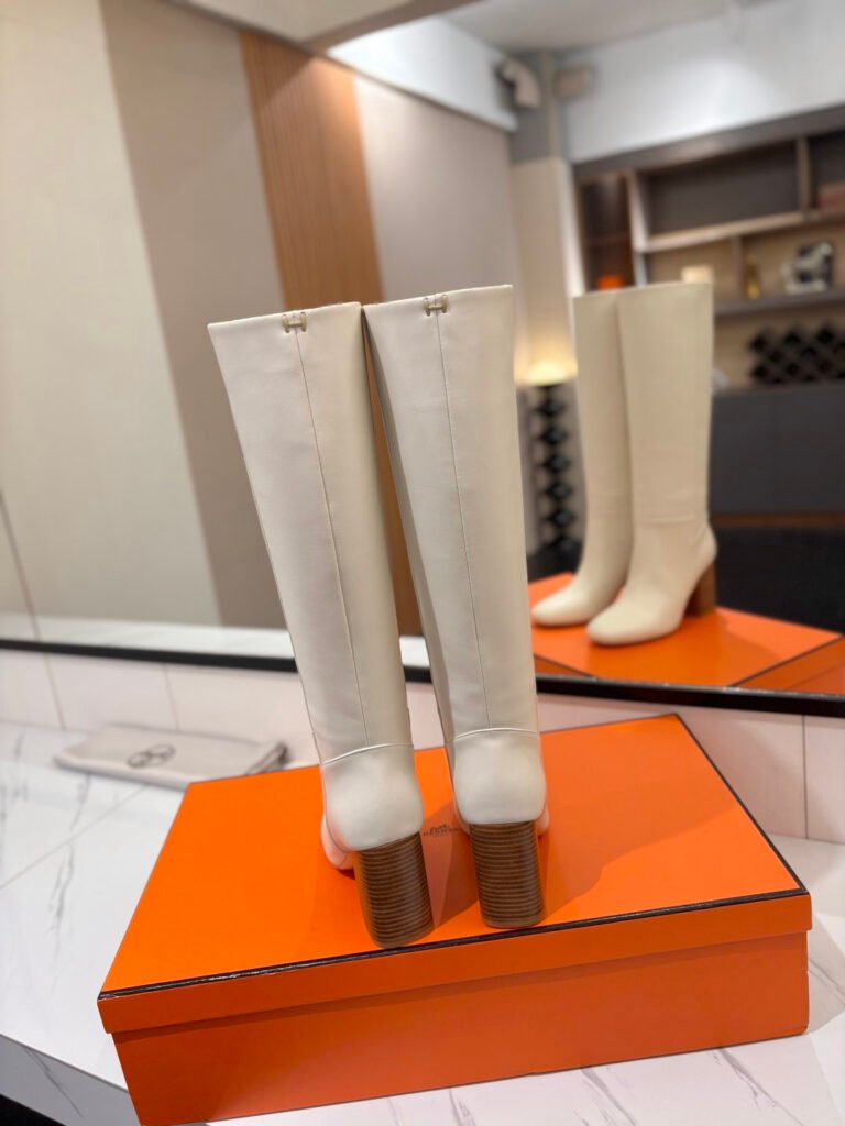 Hermès Unisex Boots detail 7