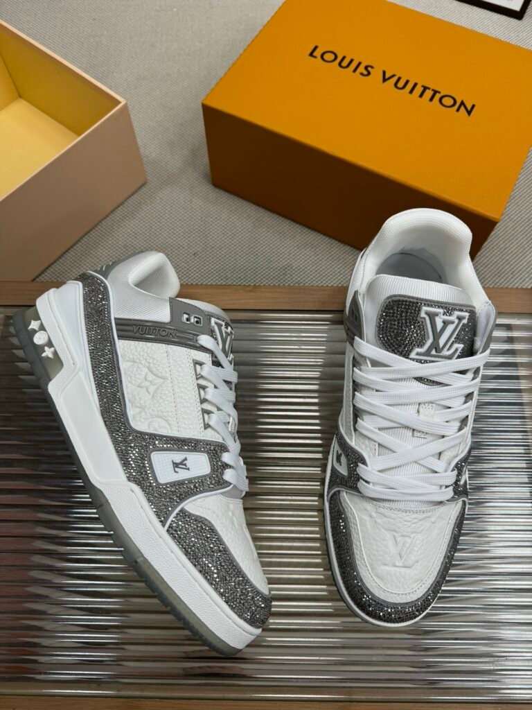 Louis Vuitton Unisex Low-Top Sneakers detail 7