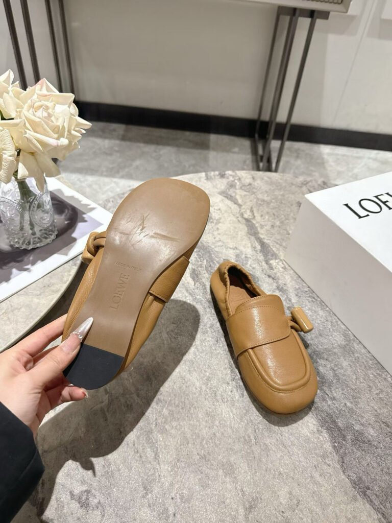 Loewe Unisex Sneakers detail 7