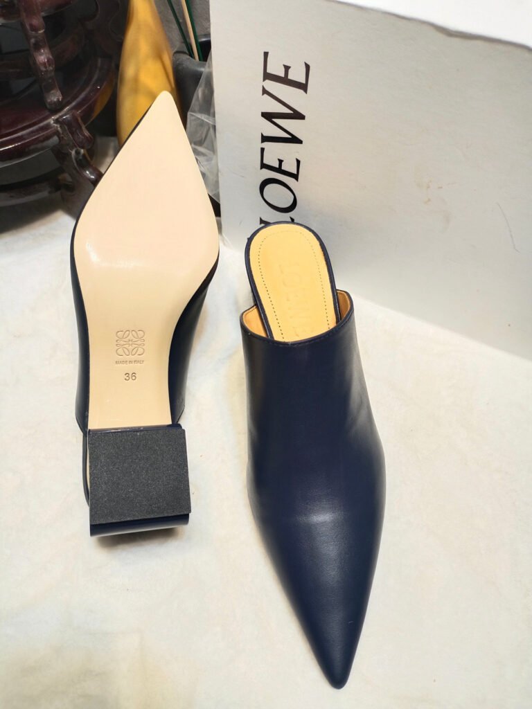 Loewe Unisex Sneakers detail 7