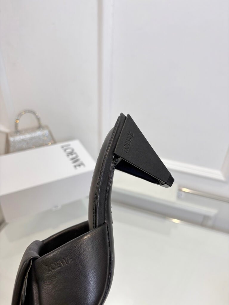 Loewe Unisex Sneakers detail 7