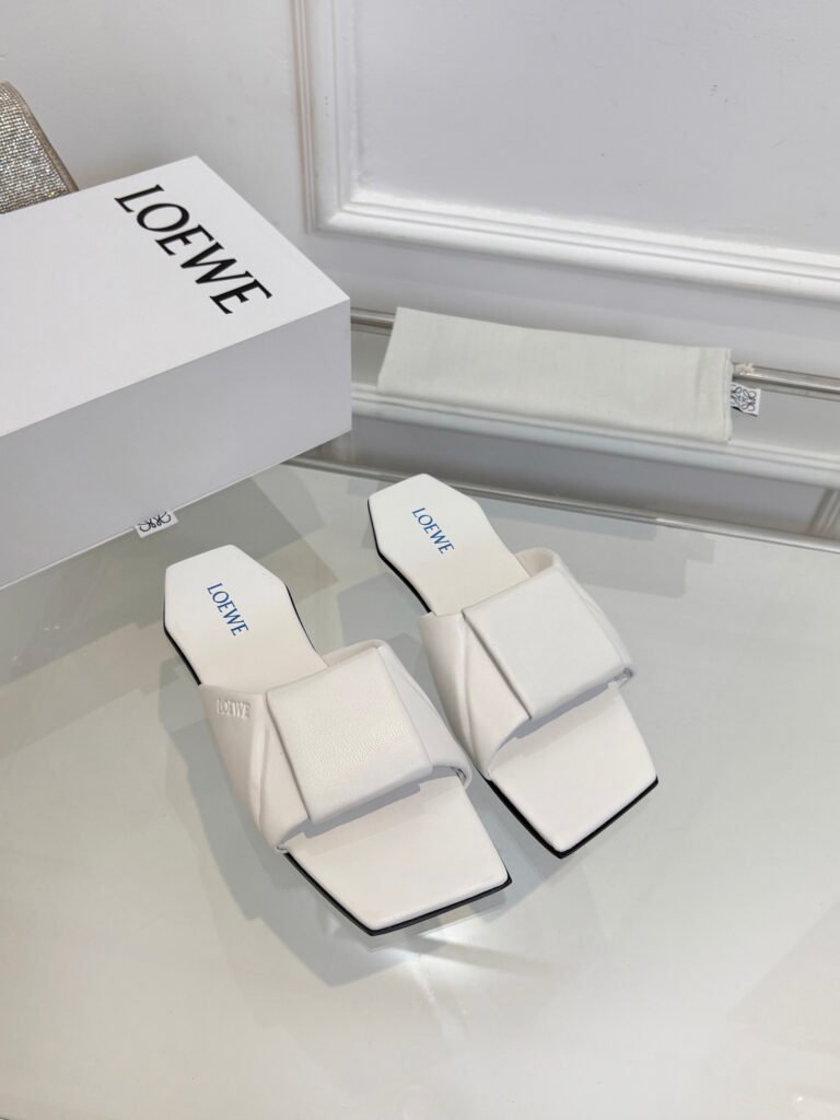 Loewe Unisex Sneakers detail image 7