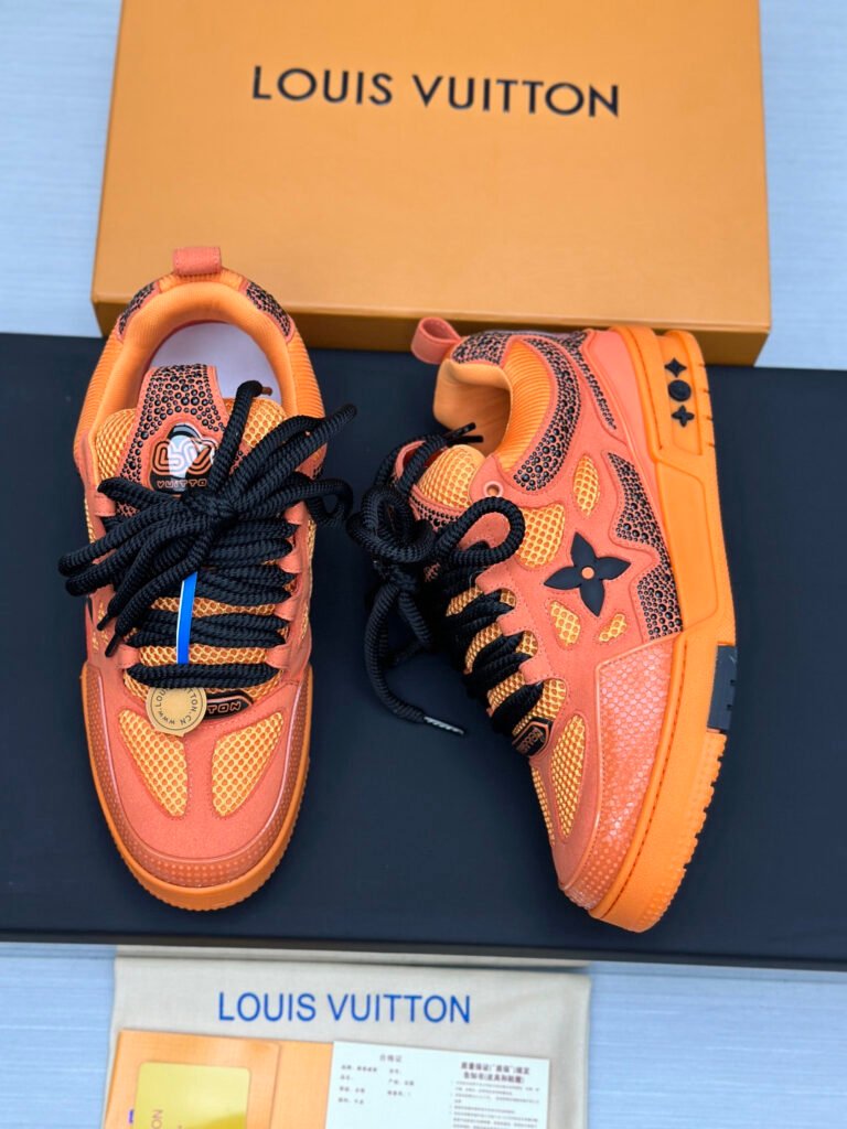 Louis Vuitton Unisex Sneakers detail image 7