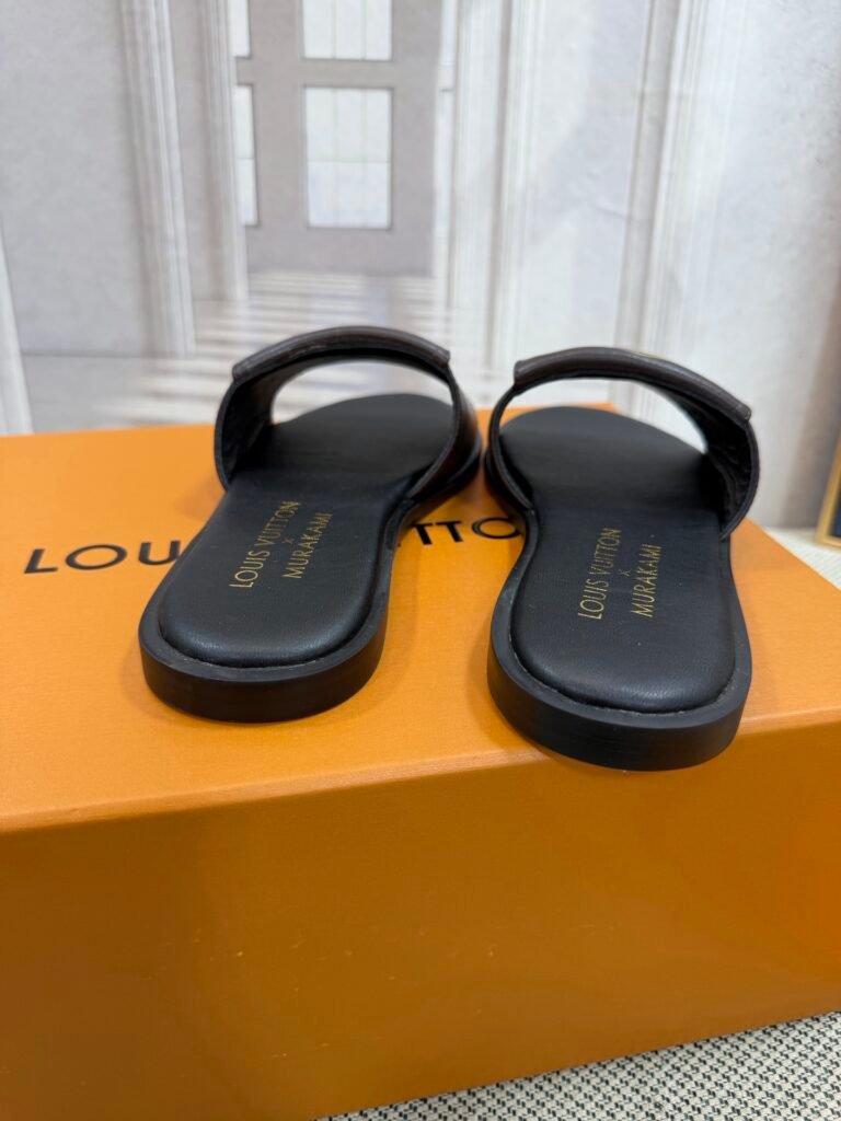 Louis Vuitton Unisex Slides detail 7