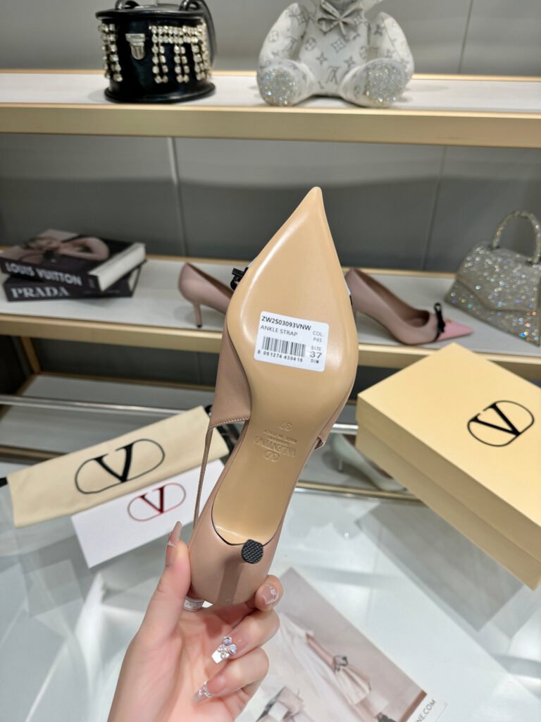 Valentino Garavani Unisex Sneakers detail 7