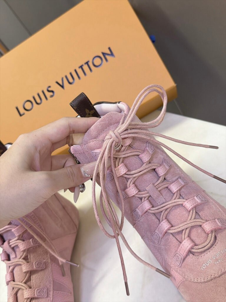 Louis Vuitton Unisex Boots detail image 7