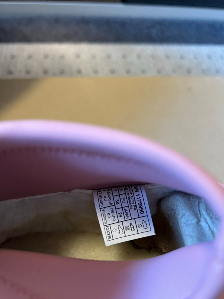 UGG Unisex Boots detail image 7