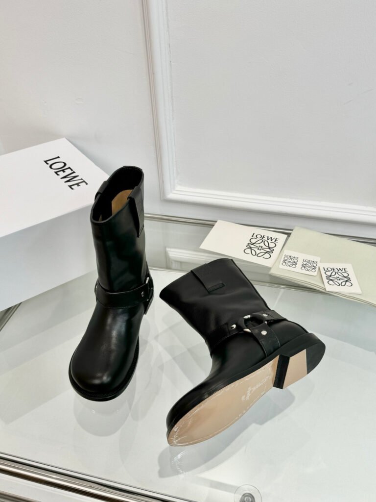 Loewe Unisex Sneakers detail 7
