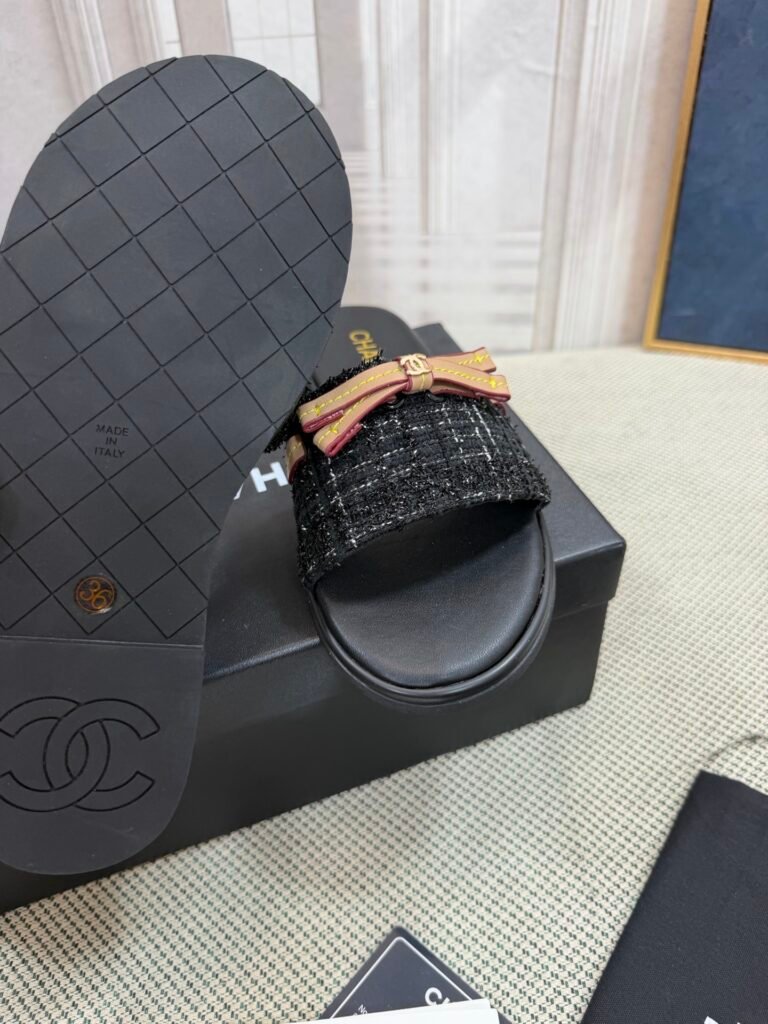 Chanel Women's Slides detail image 7