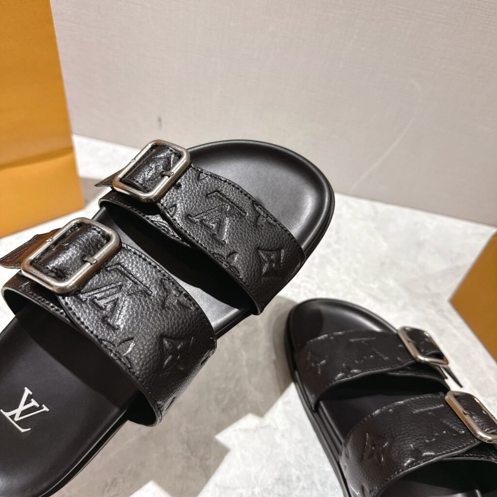 Louis Vuitton Unisex Slides detail 7