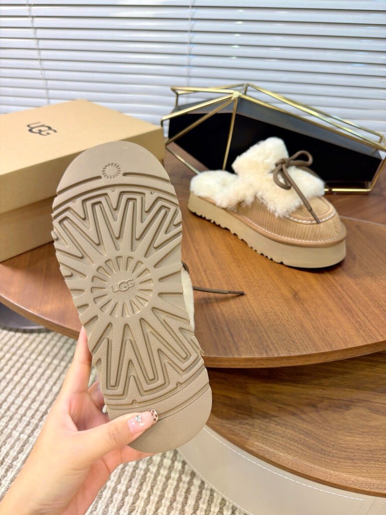 UGG Unisex Platform Sneakers detail 7