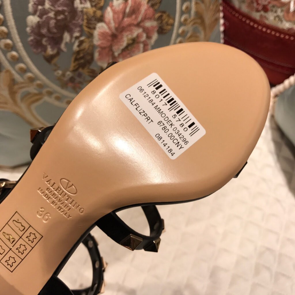 Valentino Garavani Unisex Sneakers detail 7